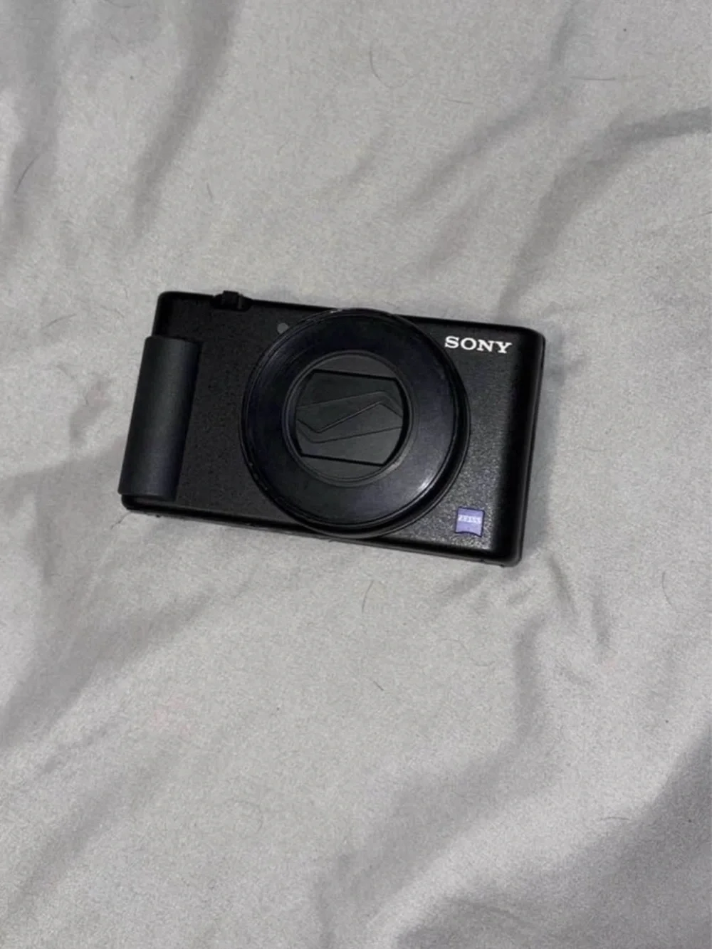 Sony zv-1 Compact Black Digital Camera with Case and Batteries